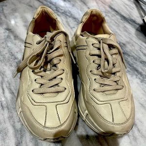 Women’s Rhyton Leather Sneaker Size 36